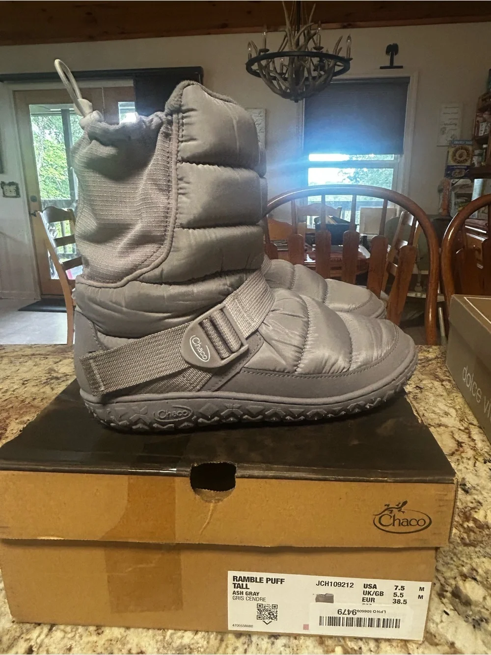 Chaco Ramble Puff Women’s 7.5 Gray Quilted Puffer Snow Boots- Excellent Worn 1X
